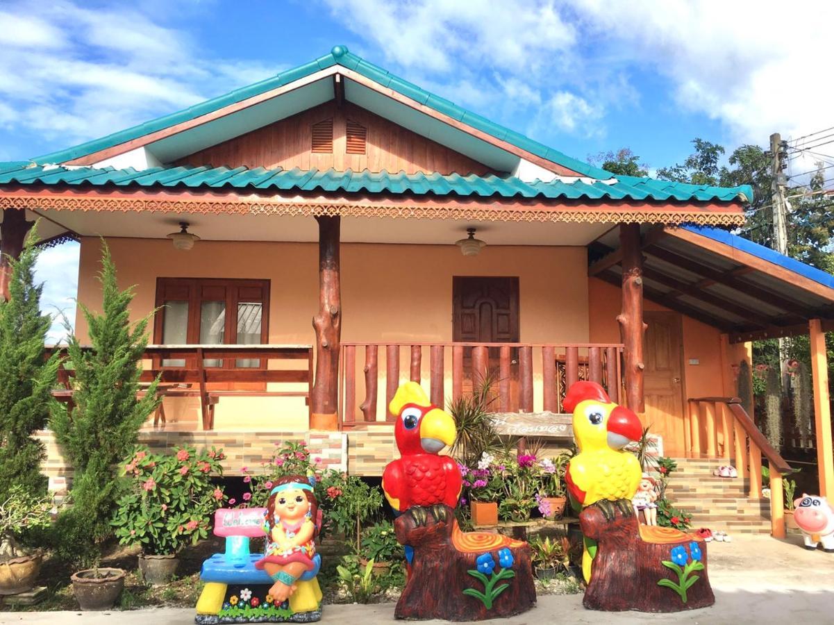 บ้านเรือนทอง Chiang Khan Exterior foto
